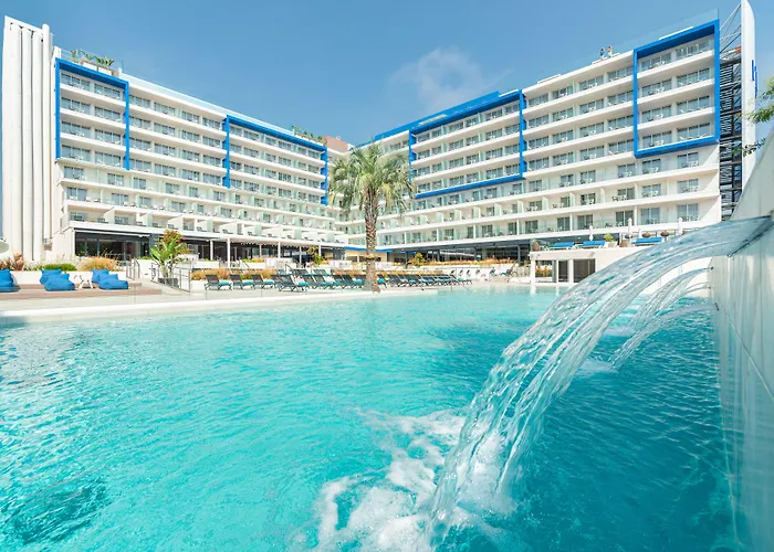L'Azure Hotel 4* Sup