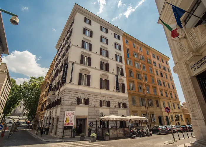 Kid friendly hotel 77 Seventy-Seven - Maison D'Art Collection