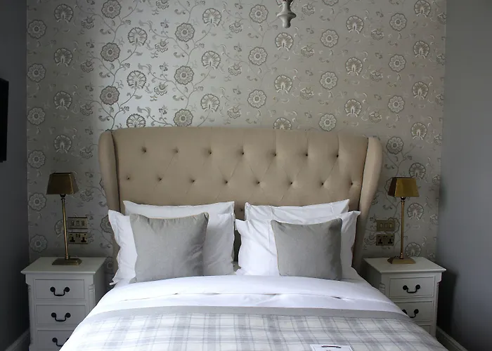 The Hayden Pub & Rooms