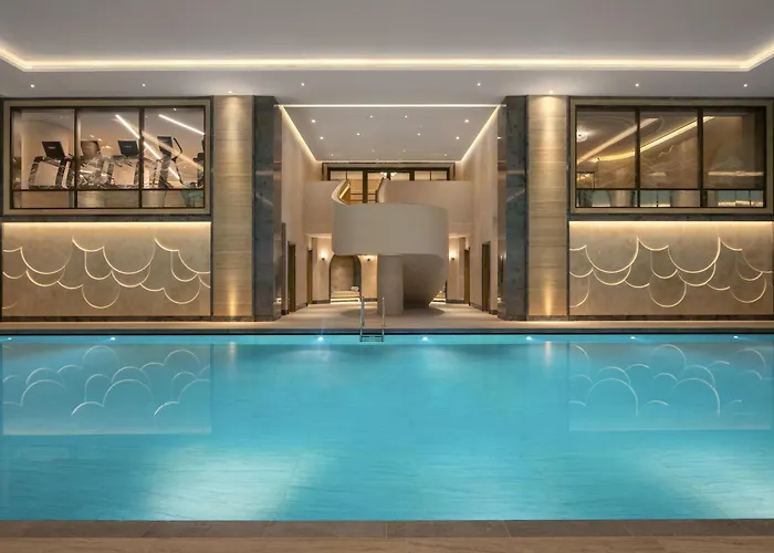 Resorts Guide Raffles London At The Owo