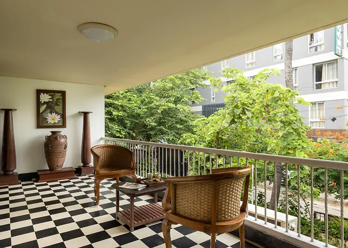 Hanu Reddy Residences Wallace Garden