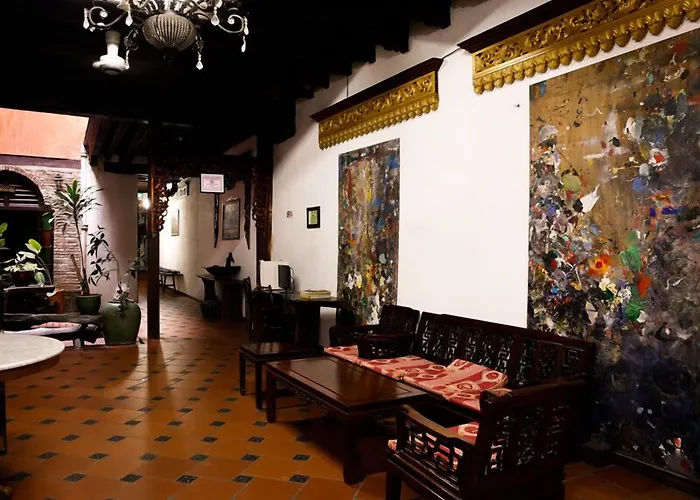 Kuching Waterfront Lodge