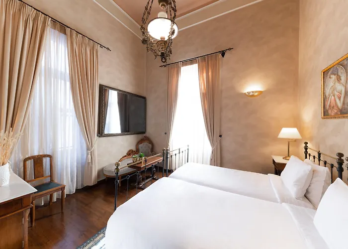 Nafsimedon Hotel