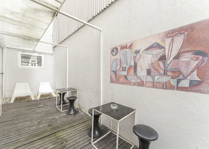 Cosme Apartments By Olala Homes