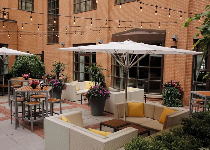 Dog friendly hotels Yorkville Royal Sonesta Toronto
