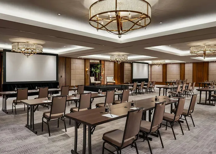 Ritz-Carlton, Toronto