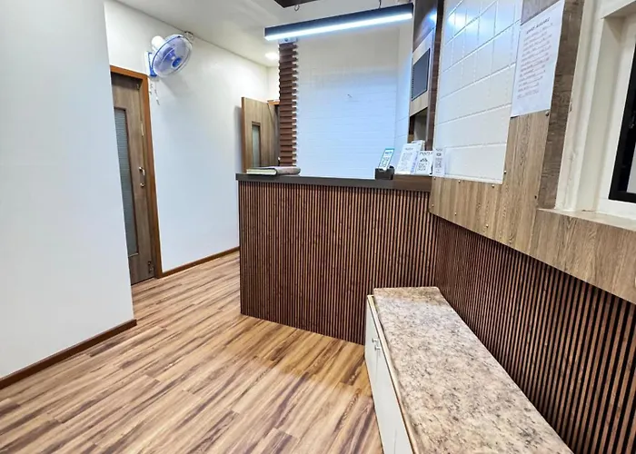 Maple Zocial Hubz-Hostel