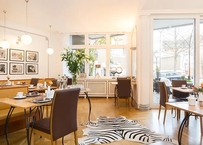 3-Sterne-Hotel: Hotel Am Helmwartsturm