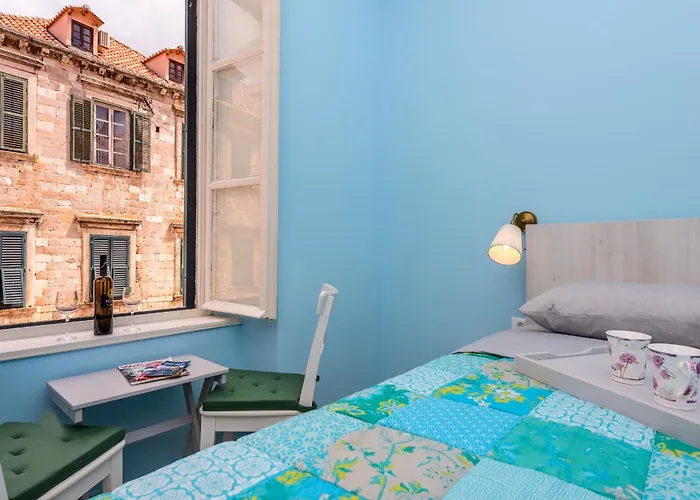 Stradun View En Suite Rooms & Studio