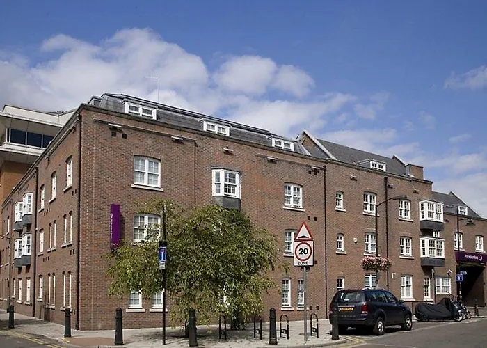 Hotels Close to Airport Premier Inn London Southwark
