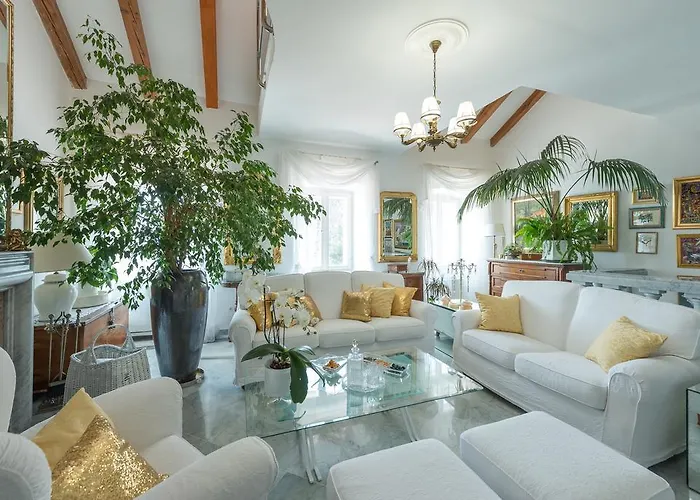 Apartment: Luxury Old Town Apartment With Breathtaking Sea View