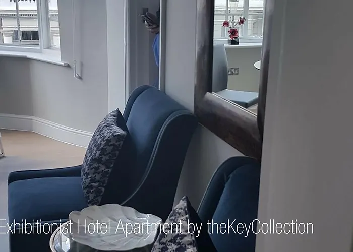 5 star hotels Exhibitionist