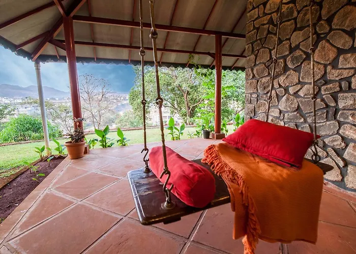 Cosy Homestay By Stayvista - A Tranquil Retreat On Cloud 9
