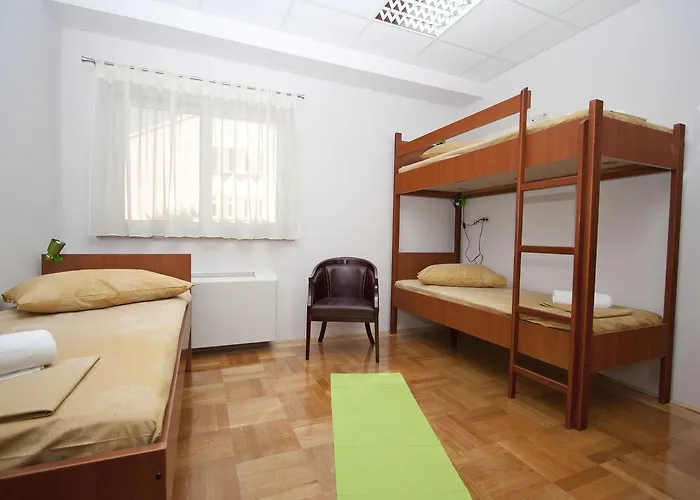 Cocoon Hostel & Apartments