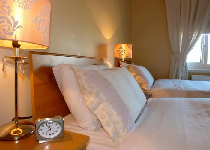 B&B only: Annandale House
