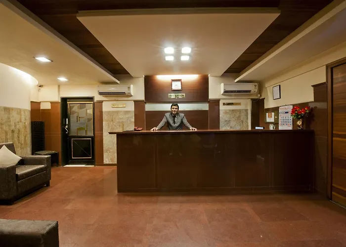 Rajhans Hotel