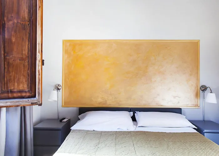 Central hotel: Melody House