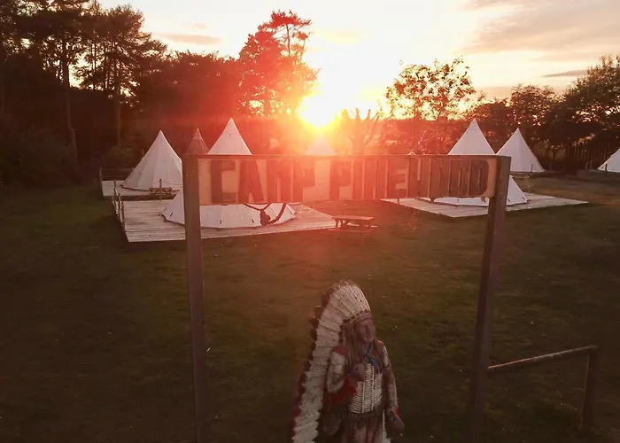 Pinewood Park - Tipis, Hot Tubs And Lodges