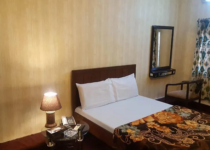 Pet Friendly hotel: Hilltop Hotel