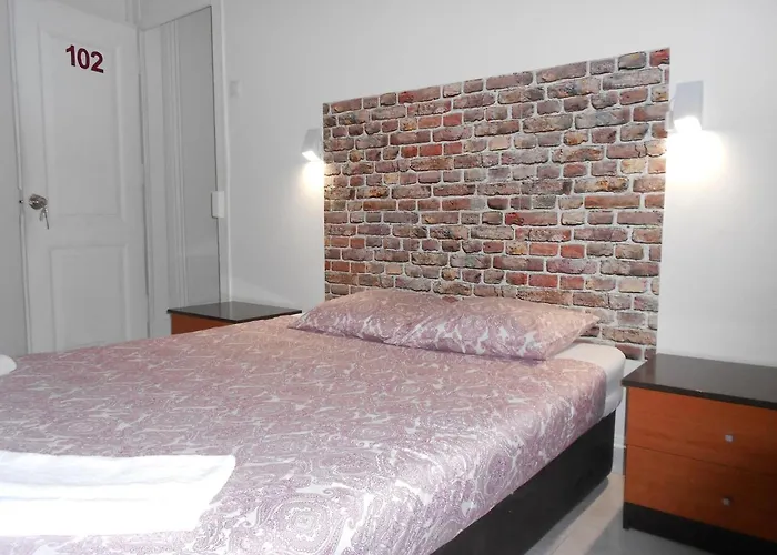 Hostel: Crescent Rooms
