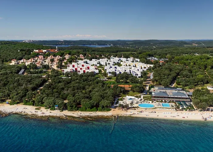 Maistra Select Amarin Resort
