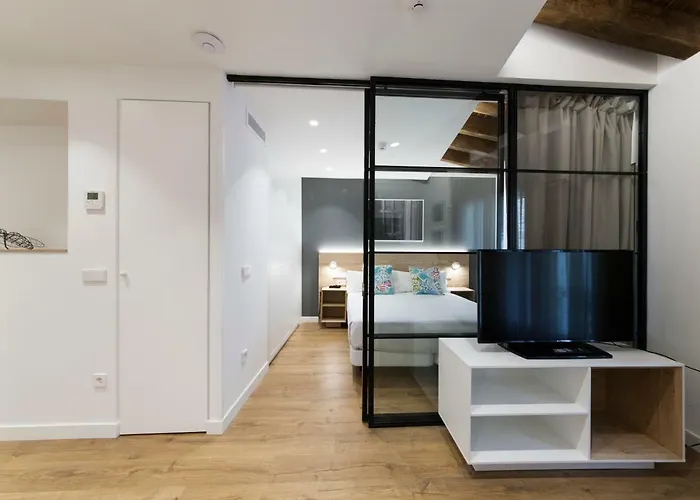 Hotel cerca del colegio: Antique Pamplona Tres Reyes Apartments