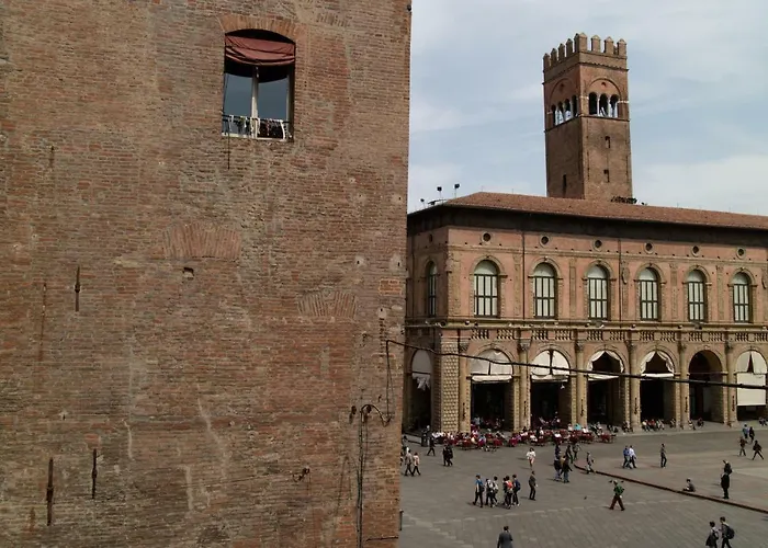 Casa Isolani Luxury Rooms Piazza Maggiore 1