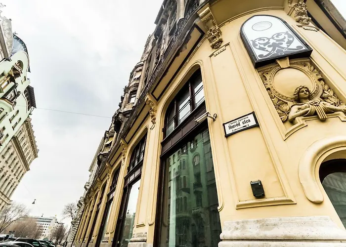 Art Nouveau