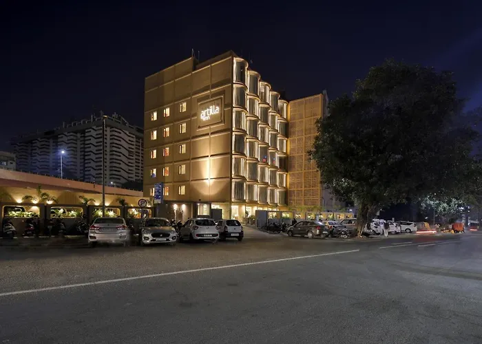 Hotels Close to Airport Artilla Inn