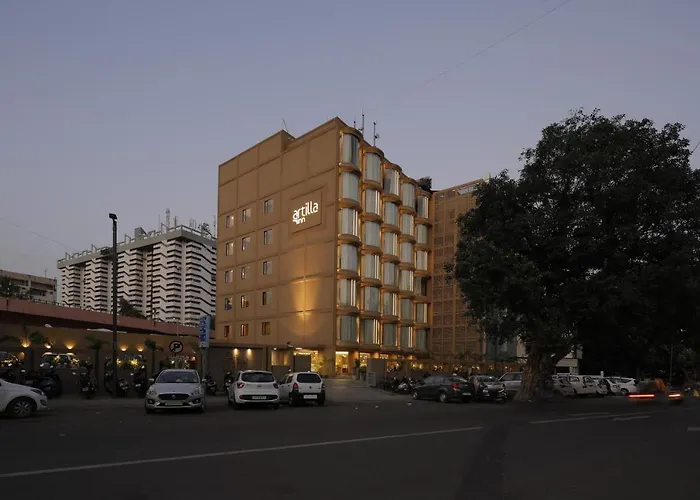 Hotels Close to Airport Artilla Inn