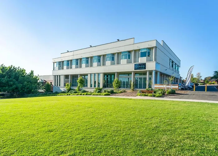 Sfera'S Park Suites & Convention Centre