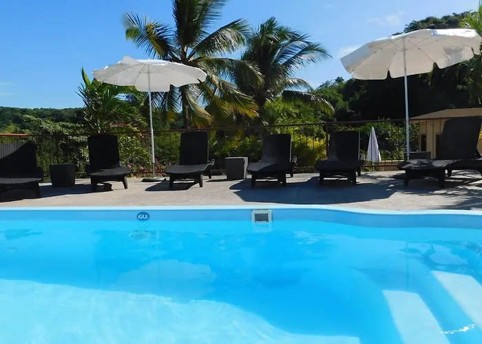 Central hotel: Pacific Inn Hotel