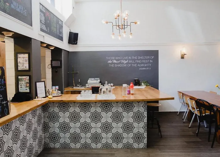 Beach hotel: Shelter Jordan Christian Hostel